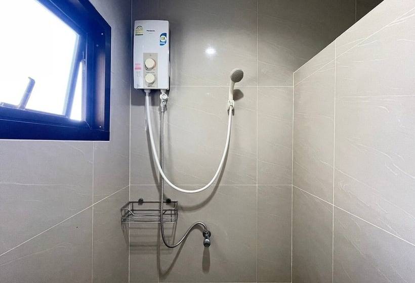 בית מלון כפרי Sea View Resort Rayong