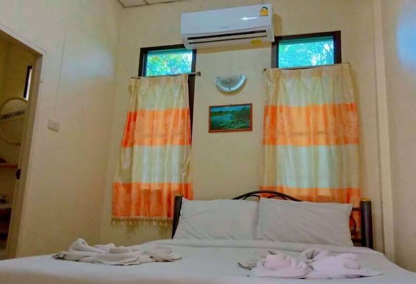 בית מלון כפרי Sea View Resort Rayong