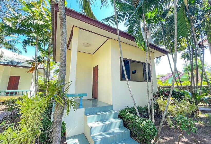 בית מלון כפרי Sea View Resort Rayong