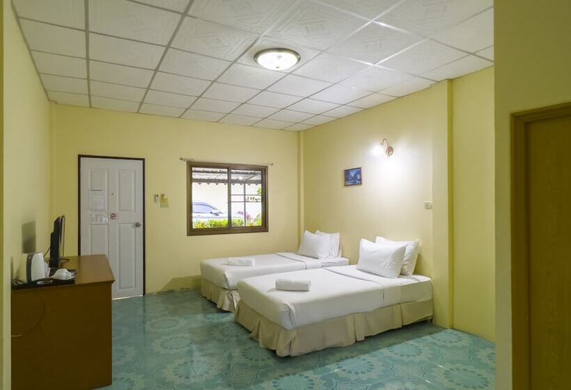 בית מלון כפרי Sea View Resort Rayong