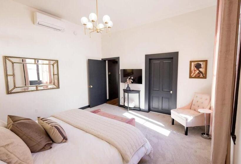 ホテル Speakeasy 2 Room Suite