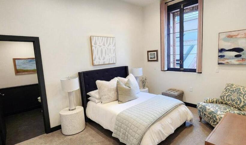 ホテル Speakeasy 2 Room Suite