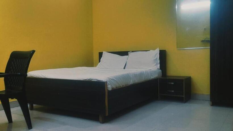 ホテル The Knights Inn