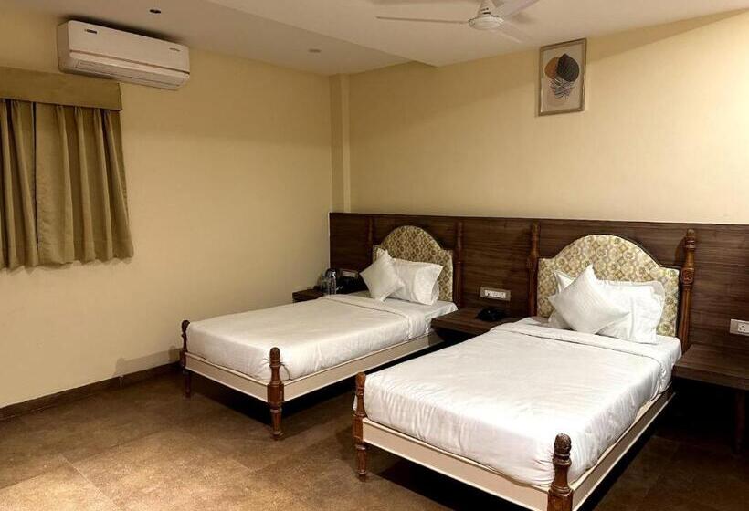 Hotel Yashraj Paradise