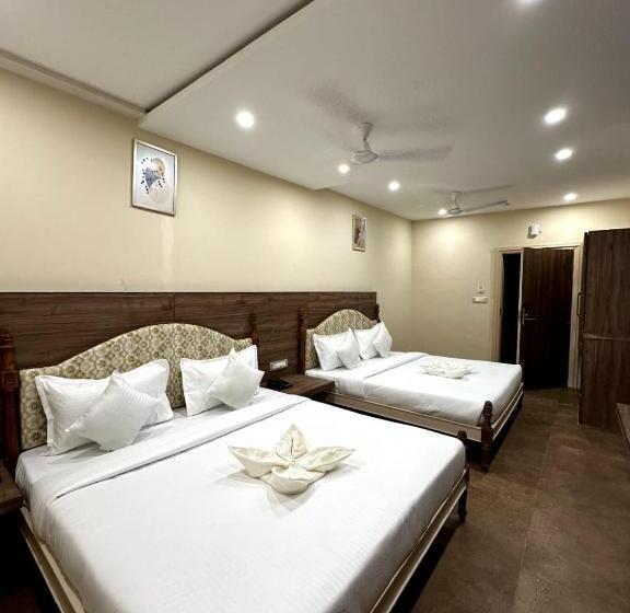 Hotel Yashraj Paradise