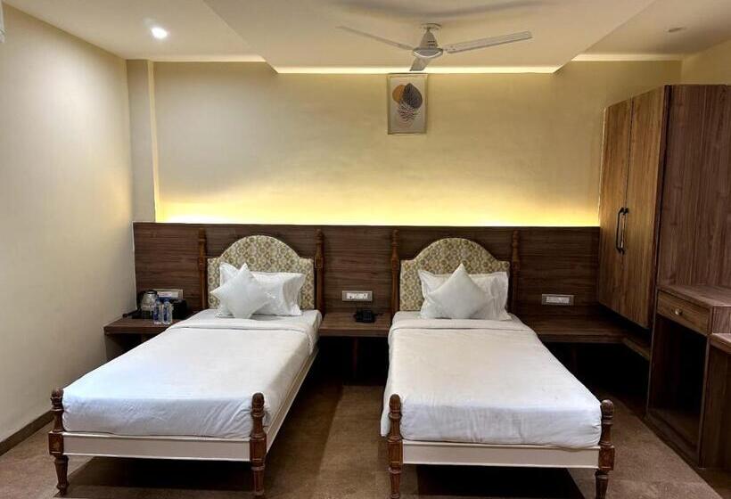 Hotel Yashraj Paradise