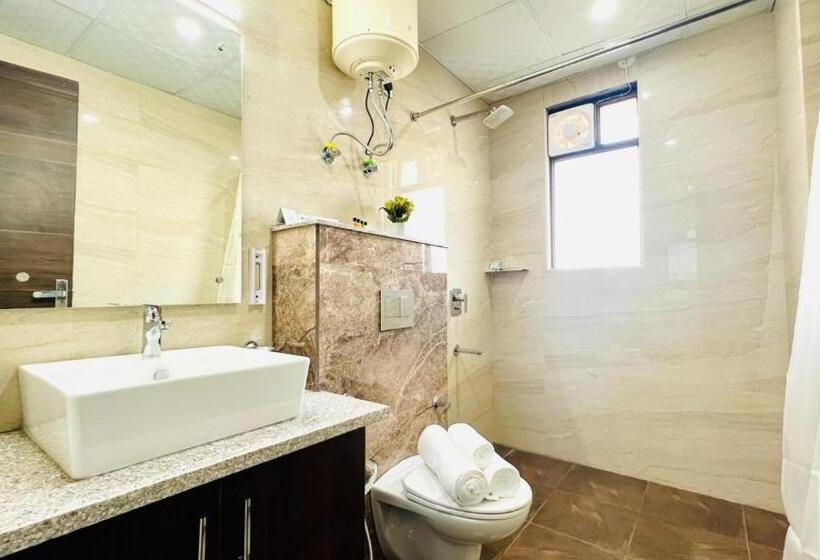 호텔 Zen Suites   Golf Course Road Gurgaon