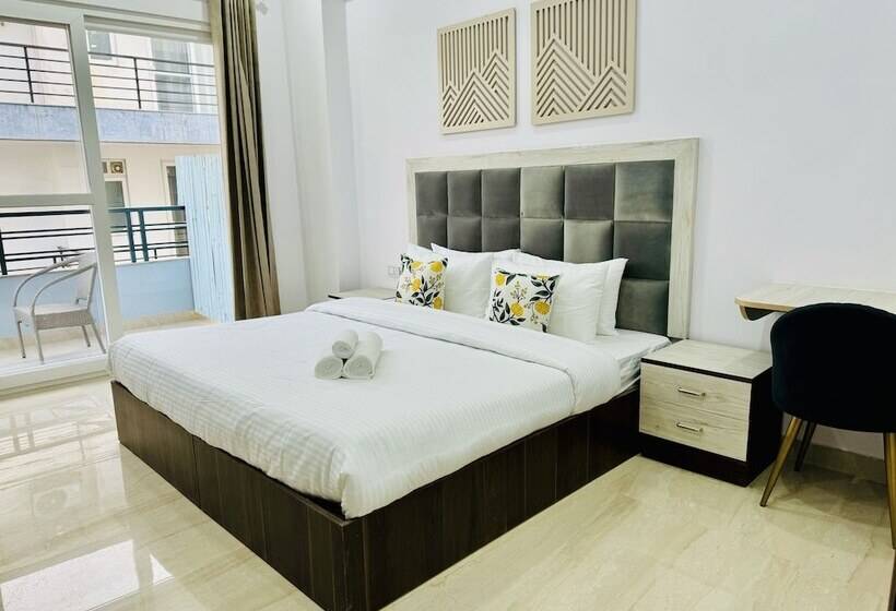 호텔 Zen Suites   Golf Course Road Gurgaon