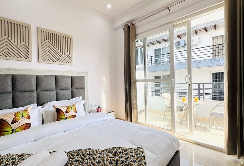 호텔 Zen Suites   Golf Course Road Gurgaon