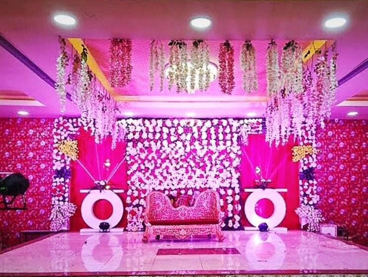 Indraprastha Hotel & Restaurant