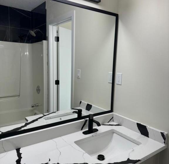 فندق على الطريق The Viking Inn