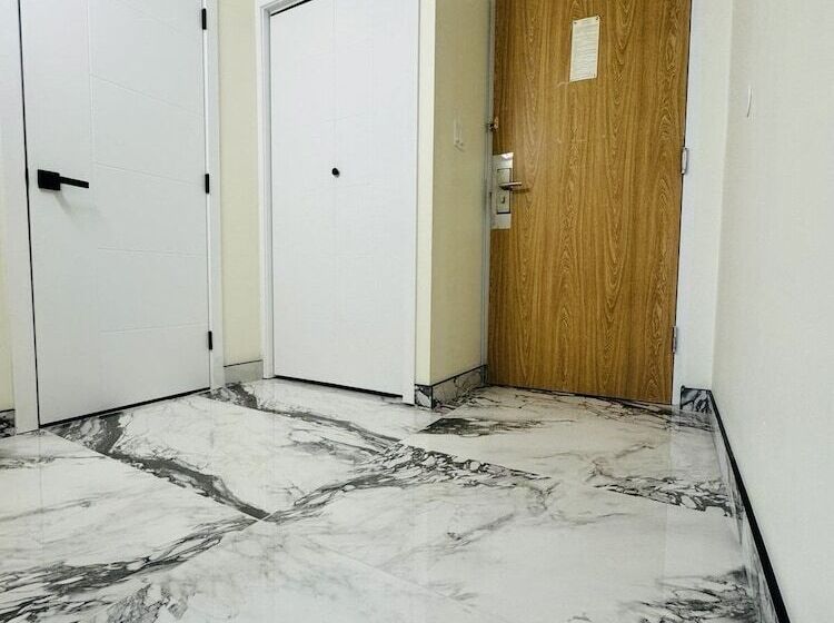 فندق على الطريق The Viking Inn