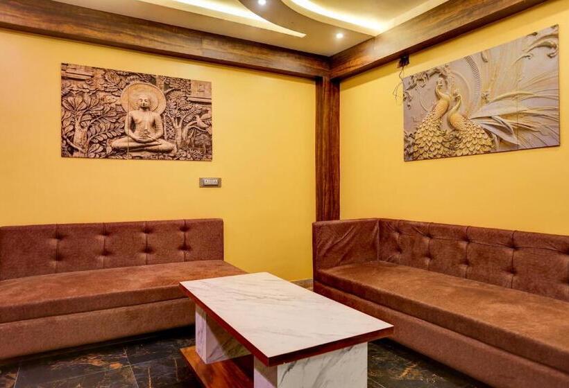 Oyo Hotel Ashok Vihar