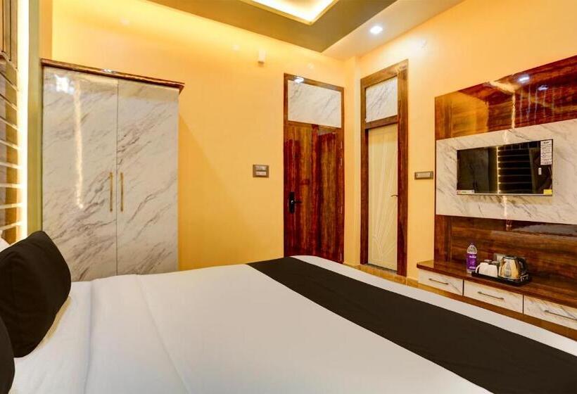 Oyo Hotel Ashok Vihar