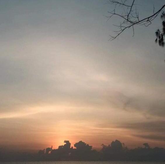 펜션 บ้านระเบียงเลหลังสวน Room B