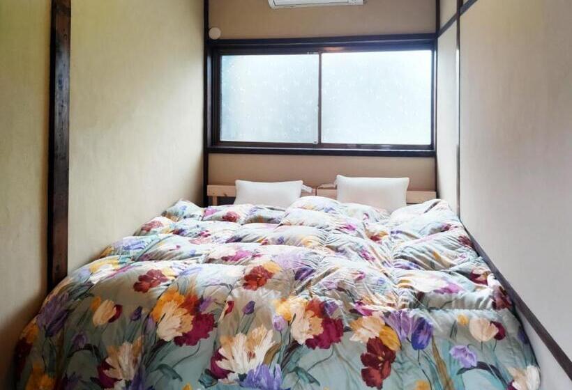 بنسيون Amino Guesthouse Bench