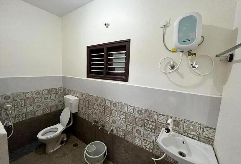 פנסיון Arasu Homestay