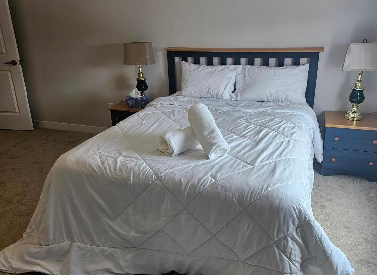 פנסיון Awesome Home