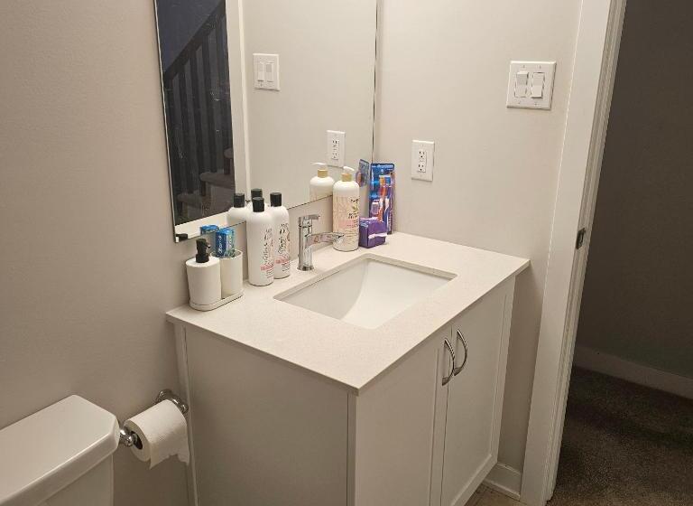 פנסיון Awesome Home