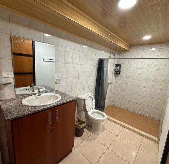 بنسيون Blasina El Valle