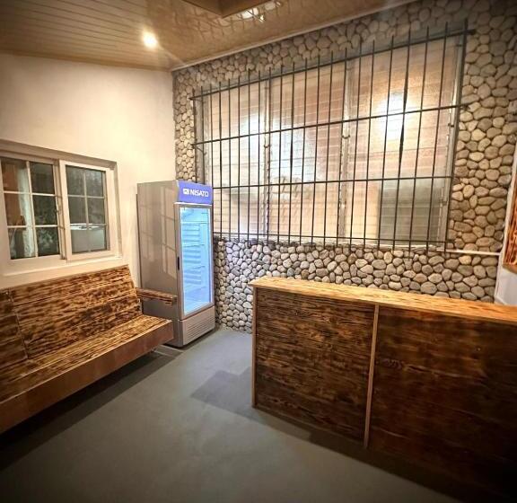 بنسيون Blasina El Valle