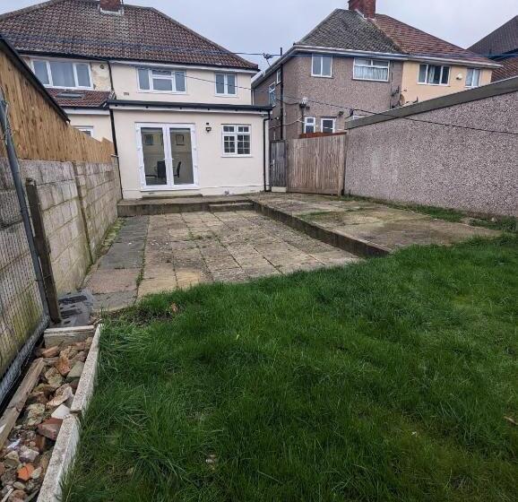 Пансион The Manor Guest House In Wembley