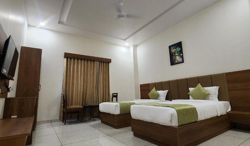 פנסיון Grand Ekta