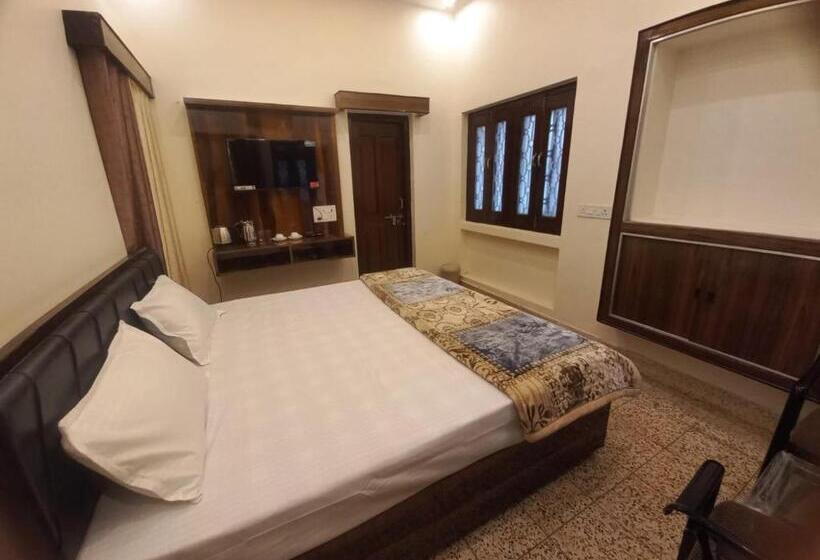 بنسيون Kalash Guest House