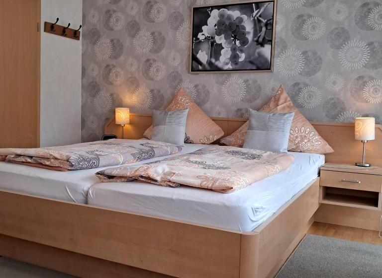 펜션 Wein  Und Gästehaus Lentes