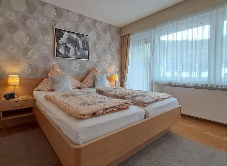 펜션 Wein  Und Gästehaus Lentes