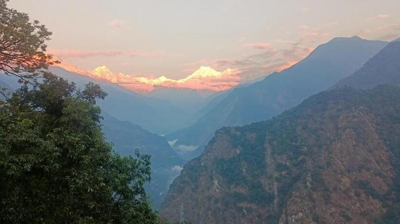 Singhik Hotel Kanchen View