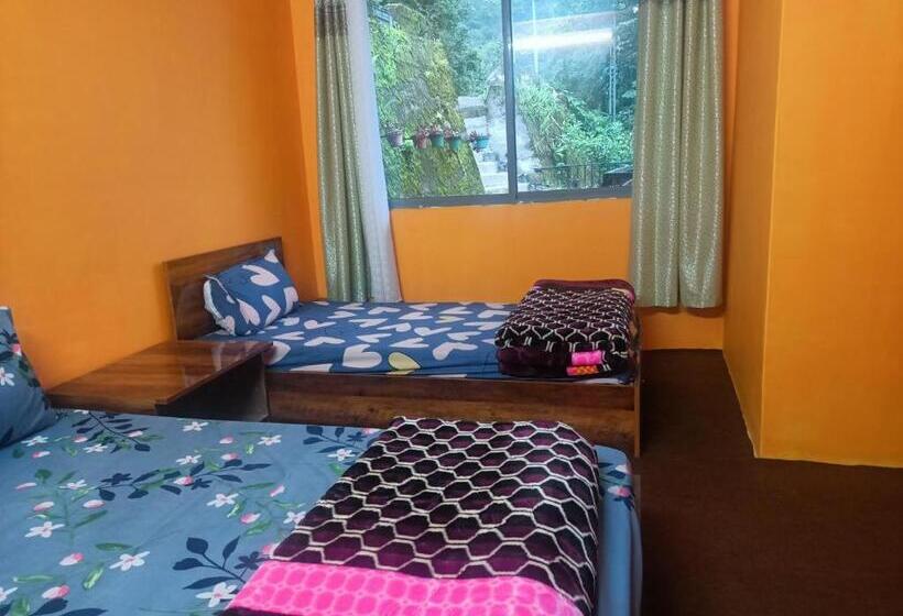 Singhik Hotel Kanchen View