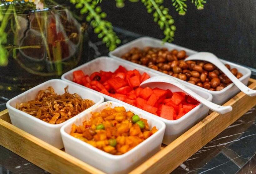 Wuxuan Hotel   Zhuangyuanbei Subway Station