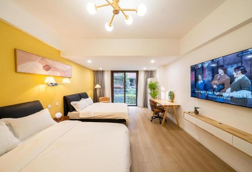 Cloud Expo Apartment