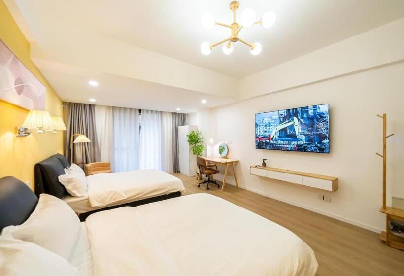 Cloud Expo Apartment