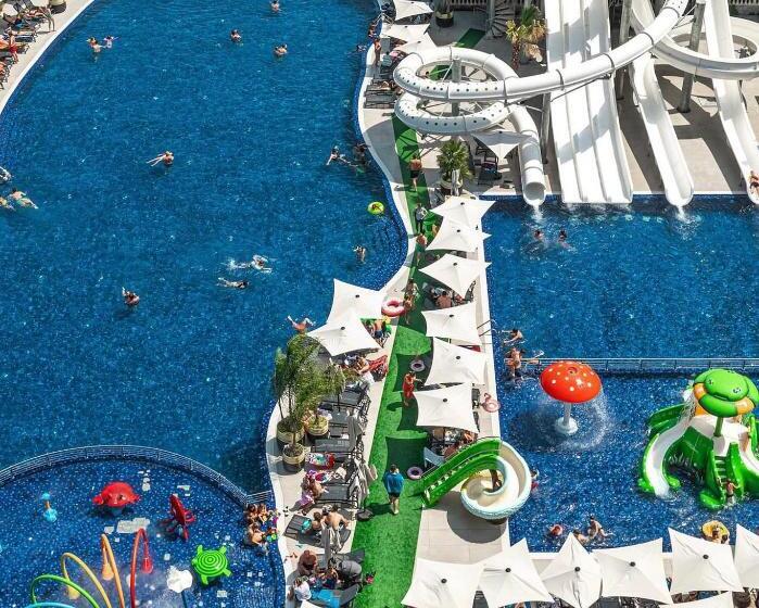 Coastline Luxury Apart