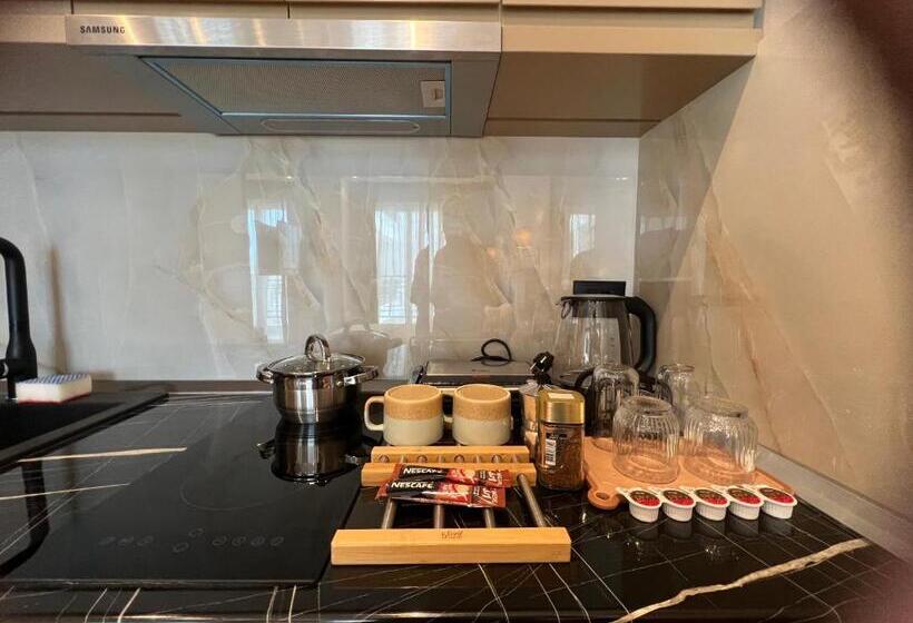 Coastline Luxury Apart