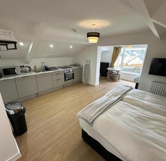 ベッドアンドブレックファースト The Highmead