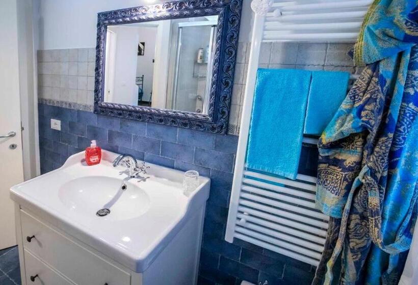 تختخواب و صبحانه Lillac Cottage