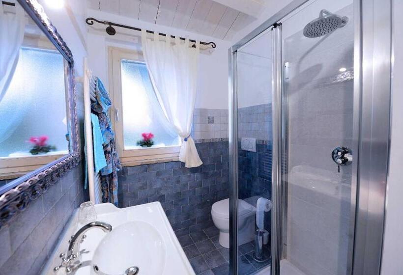 تختخواب و صبحانه Lillac Cottage