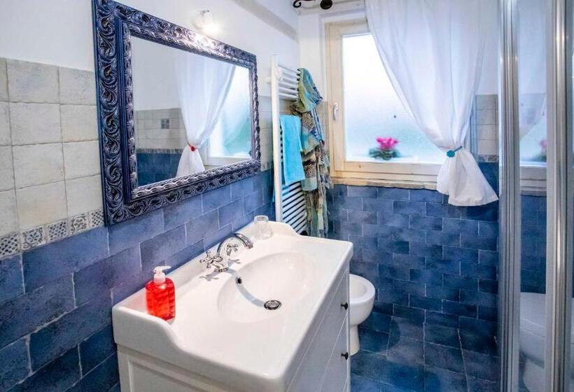 تختخواب و صبحانه Lillac Cottage