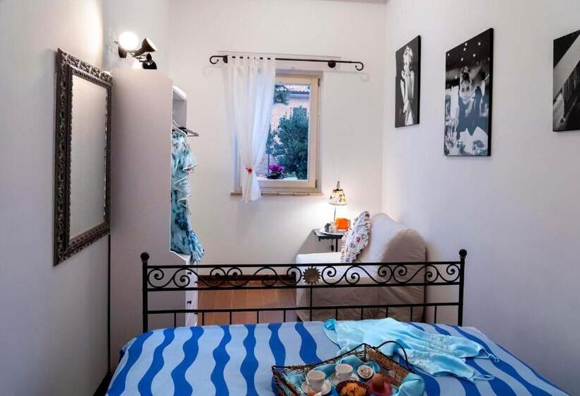 تختخواب و صبحانه Lillac Cottage