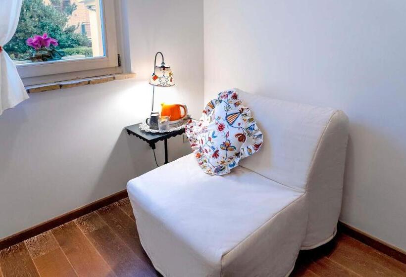 تختخواب و صبحانه Lillac Cottage