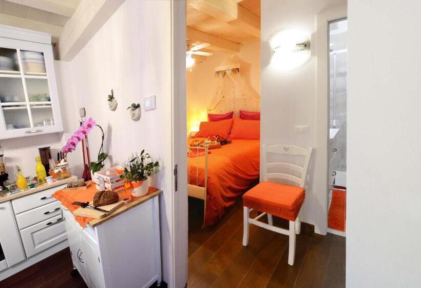 تختخواب و صبحانه Lillac Cottage