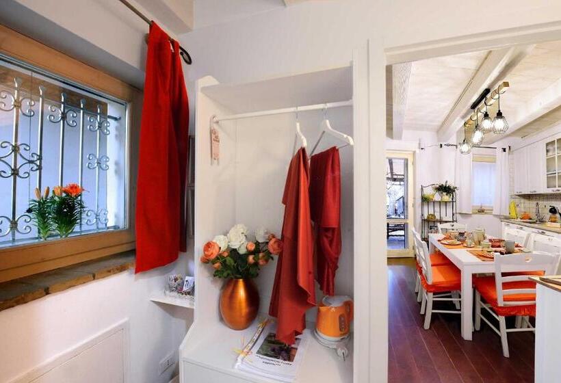 تختخواب و صبحانه Lillac Cottage