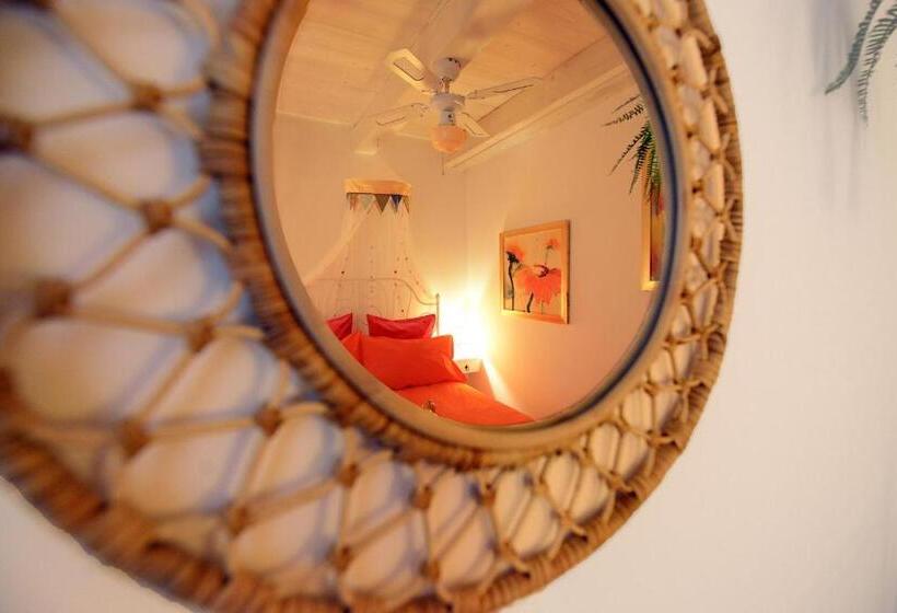 تختخواب و صبحانه Lillac Cottage