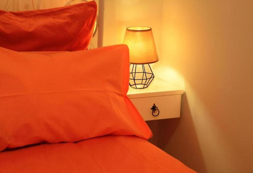 تختخواب و صبحانه Lillac Cottage