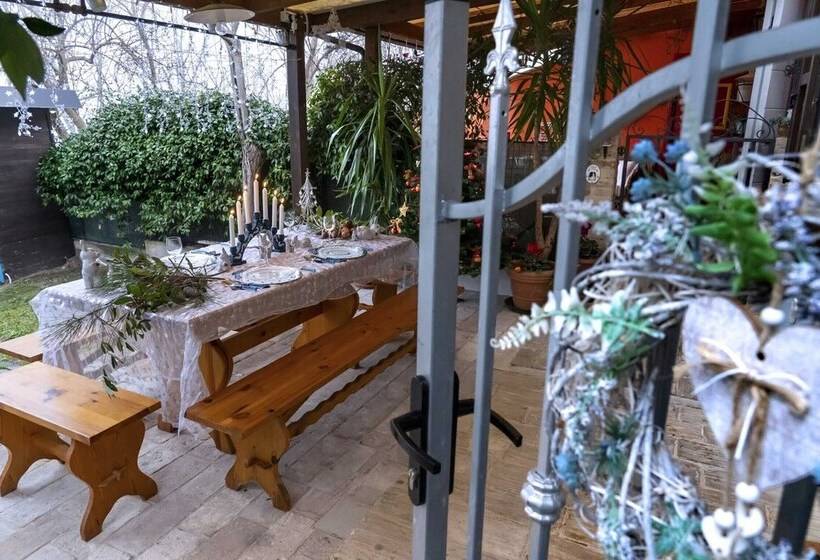 تختخواب و صبحانه Lillac Cottage