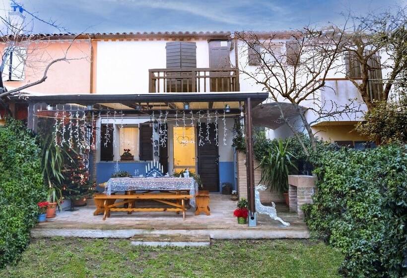 تختخواب و صبحانه Lillac Cottage