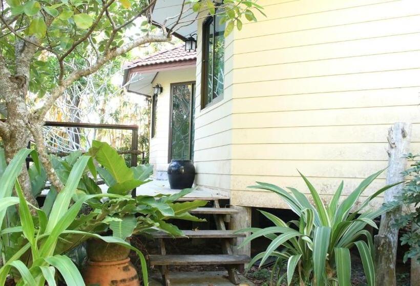 مبيت وإفطار Navari Homestay